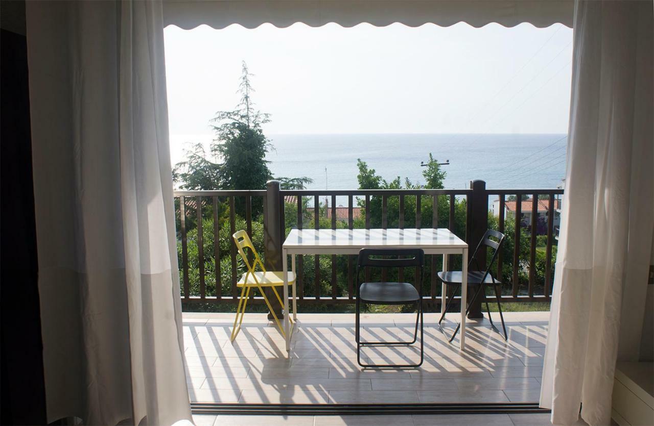 Possidi Aigaiopelagitika 2-Floor Beach House Kalandra ภายนอก รูปภาพ